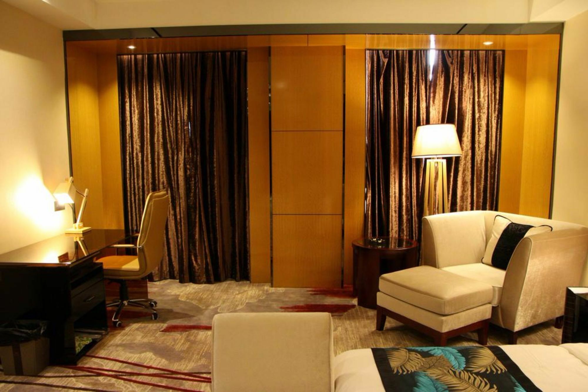 Foshan Sweet World Hotel Exterior photo