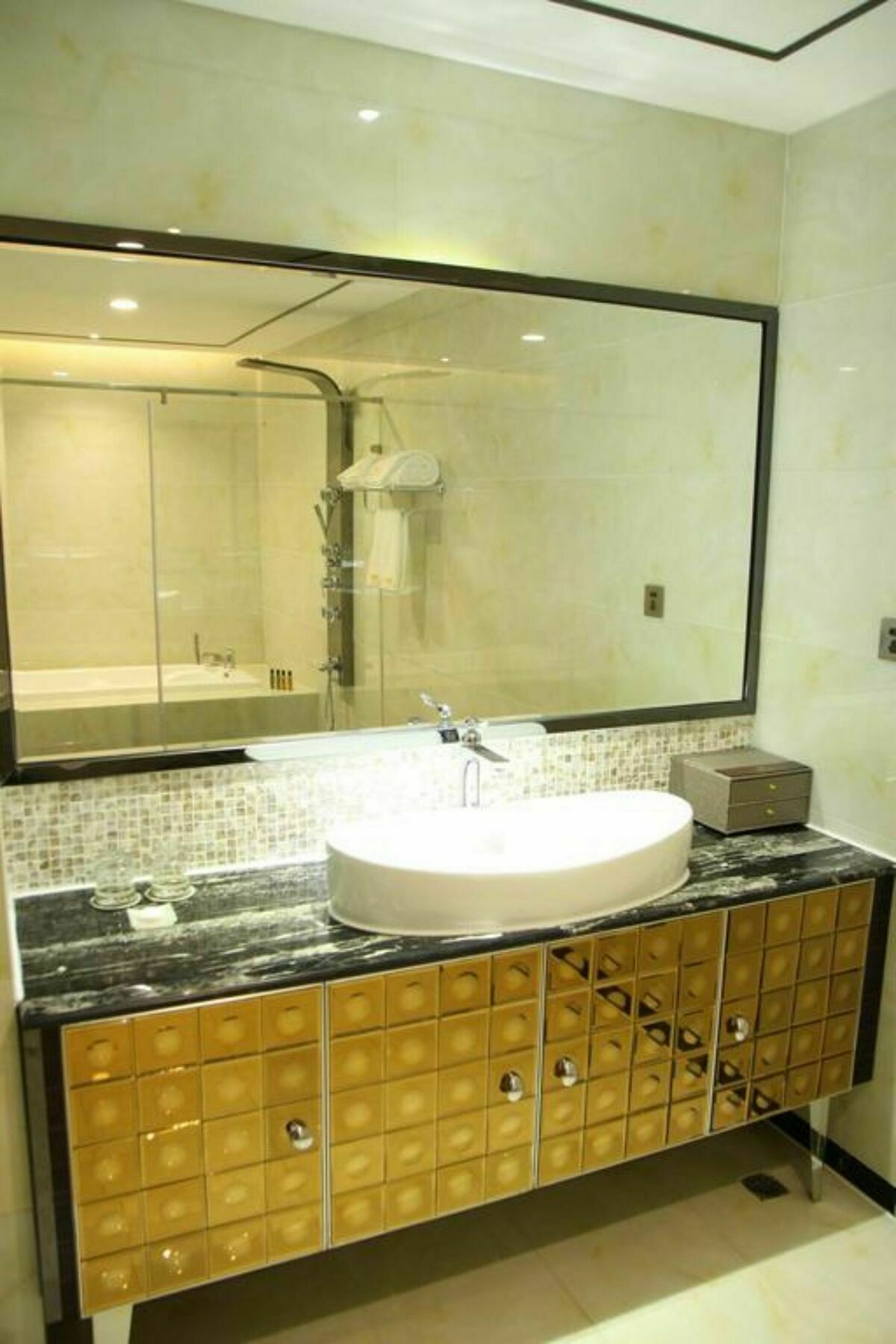 Foshan Sweet World Hotel Exterior photo