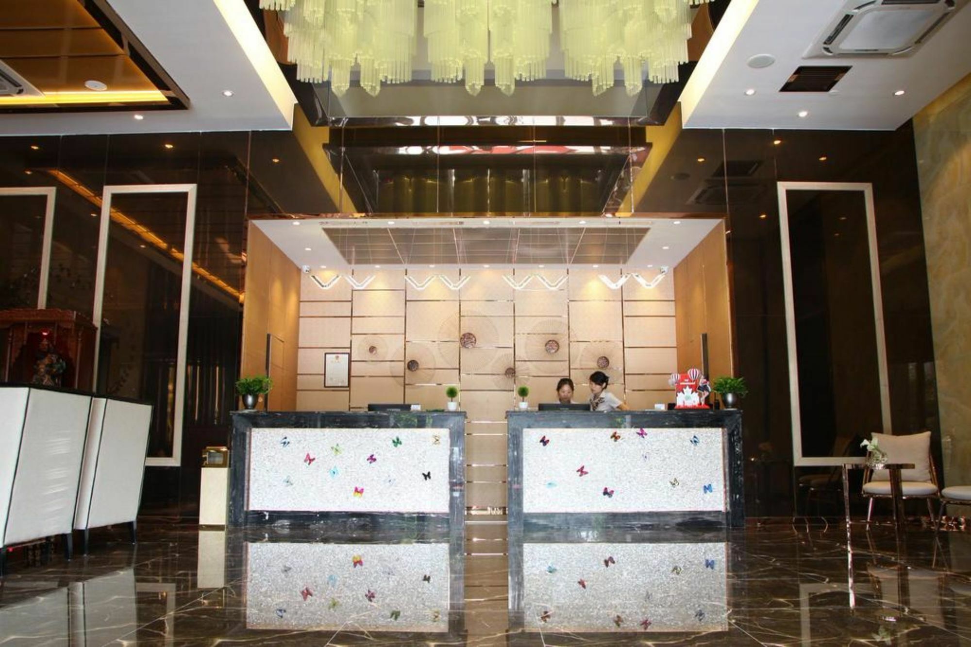 Foshan Sweet World Hotel Exterior photo